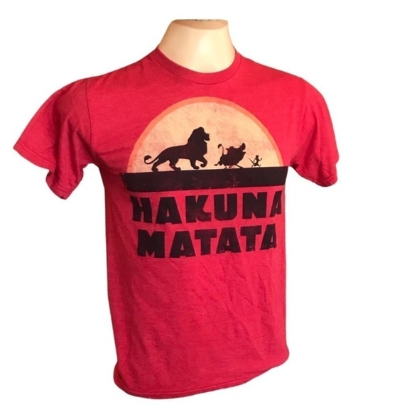 Hakuna matata lion king men’s red t shirt Disney in red - Picture 1 of 4